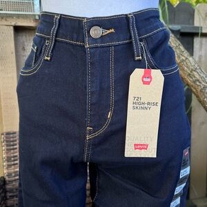 Levi's high-rise skinny jeans in navy blue